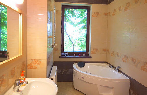 7 bedrooms home sale for redecorating in Odesa Ukraine, photo 08